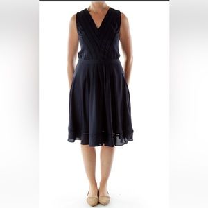 Banana Republic Navy V-neck Trimmed dress size 4